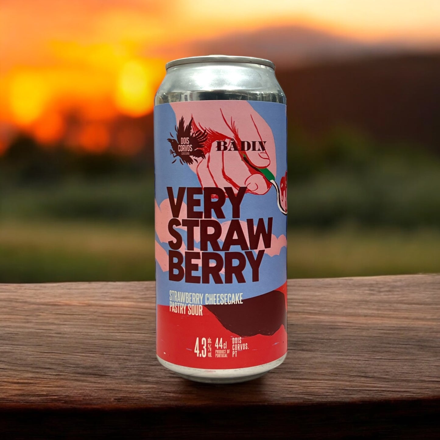 DOIS CORVOS W/BADIN. VERY. STRAW BERRY. STRAWBERRY CHERSCAKE PASTRY SOUR. LATA 440 ML.