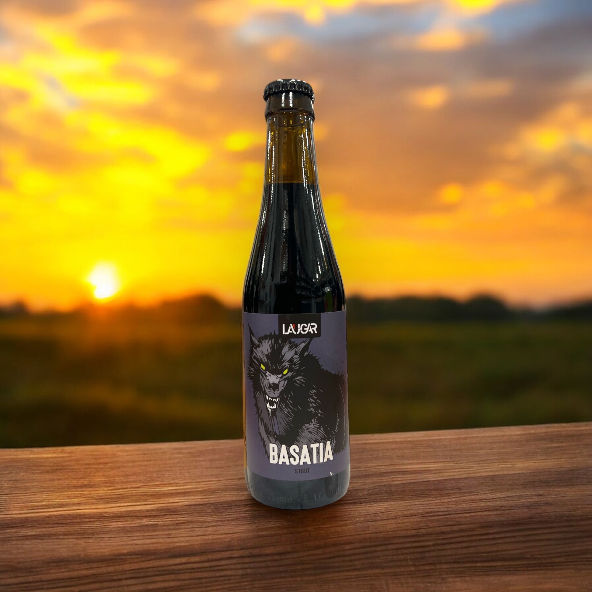 LAUGAR. BASATIA. STOUT. BOTELLA 330 ML. - Hidden Beers